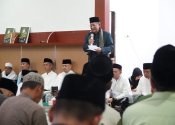 Safari Ramadhan di Tanjab Timur, Wagub Sani Serahkan Bantuan Stunting, CSR Hingga BAZNAS