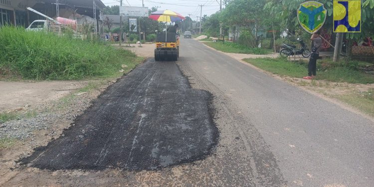 Perlancar Aktifitas Warga, Pemkab Batang Hari Genjot Perbaikan Jalan