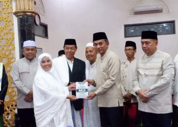 Junaidi Mahir Sambut Tim Safari Ramadhan MUI Provinsi Jambi di Masjid Nurul Wathon