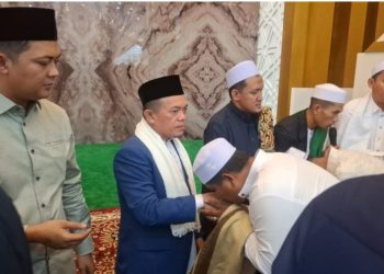 Gubernur Al Haris Salat Idul Fitri Bersama Warga di Islamic Center Jambi, Ajak Jadikan Momentum Perbaikan Diri