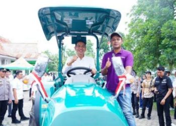 Beri Alsintan, Bupati Fadhil harap Peningkatan Sektor Pertanian Mampu Swasembada Pangan