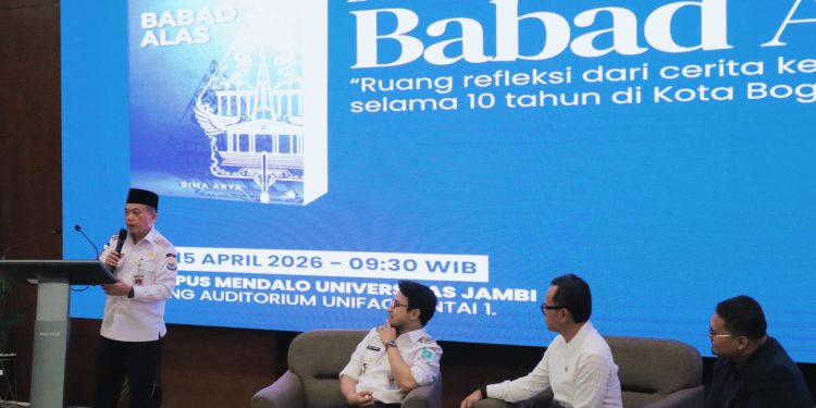Gubernur Al Haris Hadiri Bedah Buku Babad Alas, karya Autobiografi-Reflektif Wamendagri Bima Arya Sugiarto