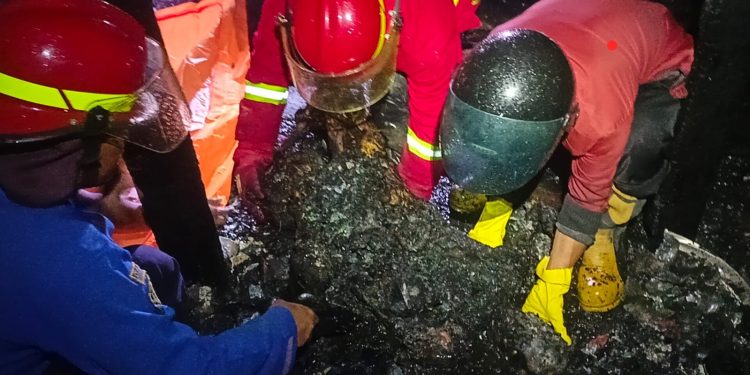 Kebakaran Hebat di Tanjabtim, Rumah Jurnalis Senior Ludes Terbakar, Satu Orang Lansia Tewas Terjebak Api