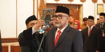 Lantik Sudirman sebagai Komisaris Utama Bank Jambi, Gubernur Al Haris Minta Pembenahan dan Kemandirian Bank Jambi