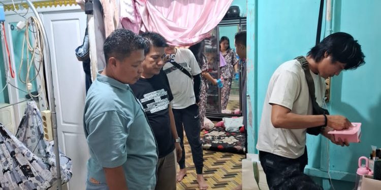 Disinyalir Adanya Peredaran Narkoba, Satresnarkoba Polres Batang Hari Geledah rumah terduga di Kampung Baru 