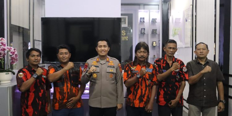 Silahturahmi Ormas Pemuda Pancasila (PP) Dankoti Berserta Pengurus, Disambut Hangat Oleh Kapolres Tanjabtim 