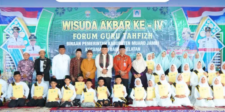 Sekda Budhi Hartono Hadiri Wisuda Akbar Ke-IV Forum Guru Tahfidz di Bahar Selatan 