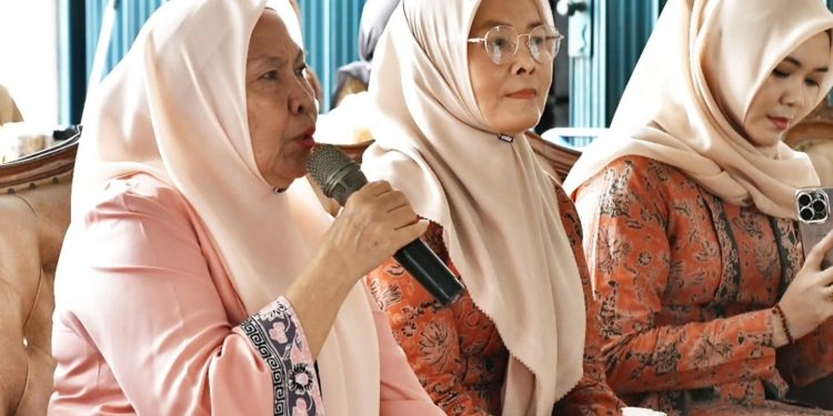 Nuraini Zubir Bakhtiar Ketua GOW Batanghari Gelar Pertemuan Rutin