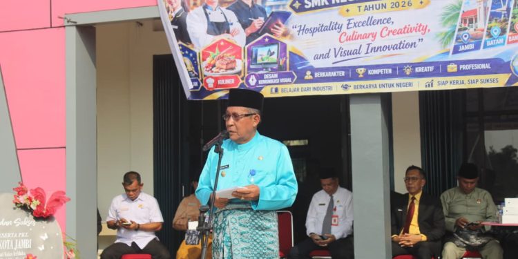 Lepas 219 Siswa PKL SMKN 6 Kota Jambi, Wagub Sani Dorong Generasi Siap Kerja dan Berdaya Saing Nasional