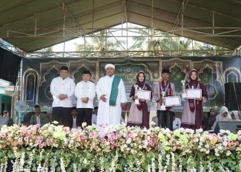 Gubernur Al Haris Hadiri Pengajian Umum dan Berikan Dukungan Pembangunan Pesantren