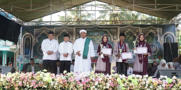 Gubernur Al Haris Hadiri Pengajian Umum dan Berikan Dukungan Pembangunan Pesantren