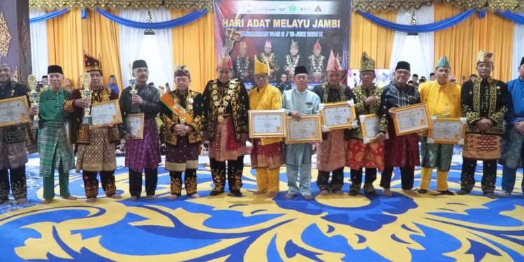 Puncak Hari Adat Melayu Jambi 2026, Gubernur Al Haris Ajak Masyarakat Jati Diri dan Lestarikan Adat Melayu Jambi 