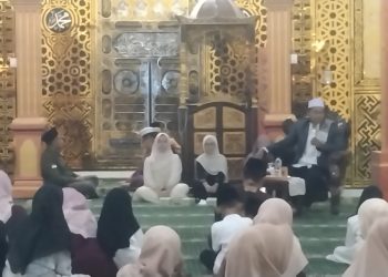 Pawai obor Hingga Tausiah Agama Peringatan Malam Tahun Baru Islam 1448 H di Kelurahan Kampung Baru