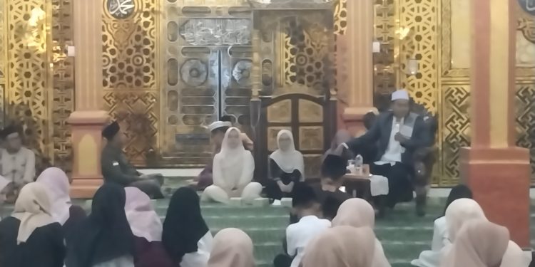 Pawai obor Hingga Tausiah Agama Peringatan Malam Tahun Baru Islam 1448 H di Kelurahan Kampung Baru