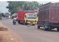 As Roda Patah di Depan Masjid, Jamaah Sholat Jum’at, Kritik Kebijakan