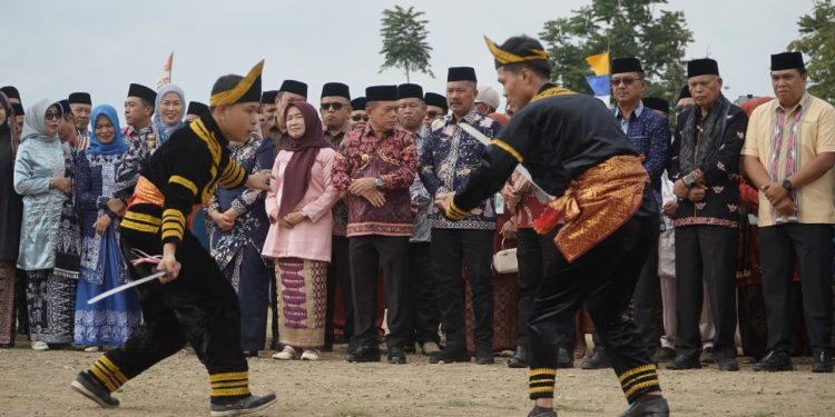 Gubernur Al Haris Harap Kenduri Sko Jadi Pemersatu dan Dorong Perbaikan Sarana Desa
