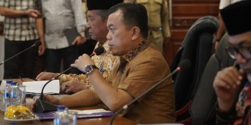 Gubernur Al Haris Pimpin Rapat Evaluasi Perkembangan Pelaksanaan Kegiatan Pembangunan Triwulan II TA 2026