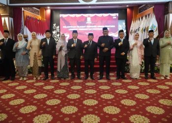Gubernur Al Haris Lantik Lima Pejabat Pimpinan Tinggi Pratama, Tekankan Penguatan Kinerja, Kekompakan Tim, dan Integritas