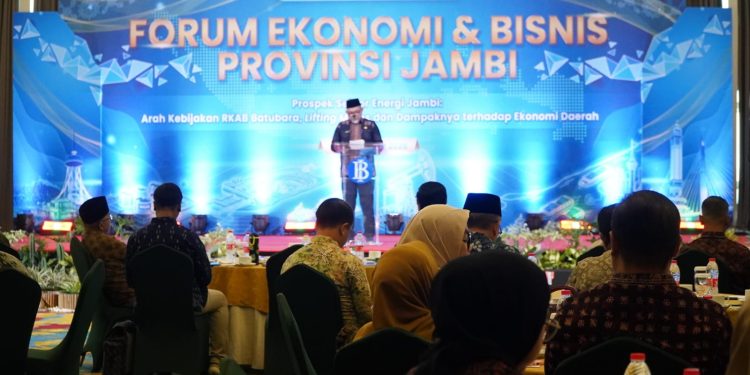 Hadiri Forum Ekonomi Bisnis, Sekda Sudirman Tekankan Tata Kelola Migas dengan Memperhatikan Aspek Lingkungan