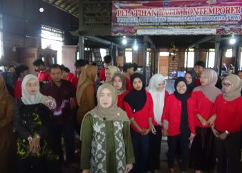 Hj. Hesti Haris Dorong Lahirnya Wirausaha Muda Melalui Pelatihan Batik Kontemporer PKW