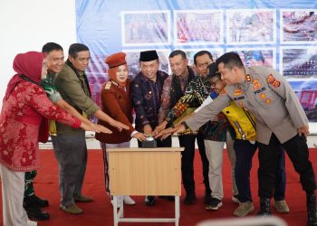 Buka MPLS SRT 1 Tanjabtim, Pesan Gubernur Al Haris: Tekun Belajar dan Terima Kasih ke Pemerintah Pusat