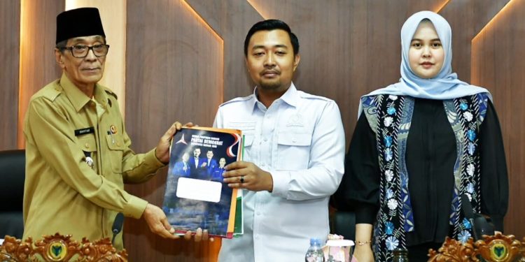 Wabup Bakhtiar Pandangan Umum Fraksi DPRD Apresiasi Raihan Opini WTP