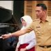 Ajaran Baru Sekolah, Bupati Fadhil Ingatkan Peran Ayah Antarkan Anak Kesekolah