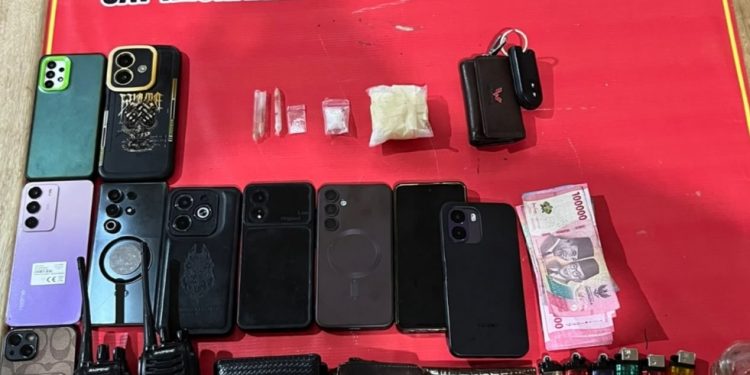 Gerebek Desa Pematang Pulai, Satresnarkoba Polres Muaro Jambi Ringkus 7 Terduga Pengedar Sabu