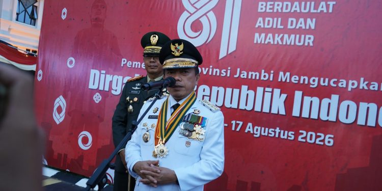 Gubernur Al Haris dan Forkopimda Hadiri Upacara Penurunan Bendera dengan Khidmat, Sampaikan Ucapan Terima Kasih 