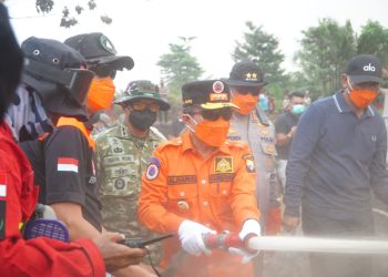 Gubernur Al Haris Turun ke Sarolangun, Pastikan Karhutla Ditangani, Minta Waterbombing untuk Pendinginan