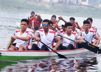 Kemeriahan Pacu Perahu di Festival Danau Letang