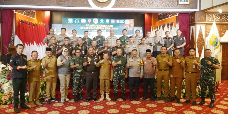Gubernur Al Haris Tegaskan Penanganan Karhutla Jambi Harus Terpadu, Tidak Boleh Ada Keraguan Bertindak