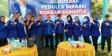 Jalankan Amanah AHY, Demokrat Jambi Bagikan Paket Sembako Untuk Korban Karhutla di Tanjabtim