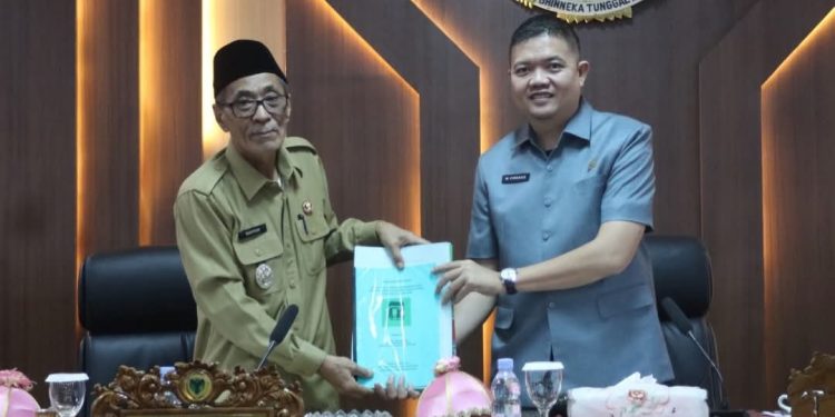 Rapat Paripurna DPRD Batanghari, fraksi DPRD sampaikan Pemandangan Umumnya